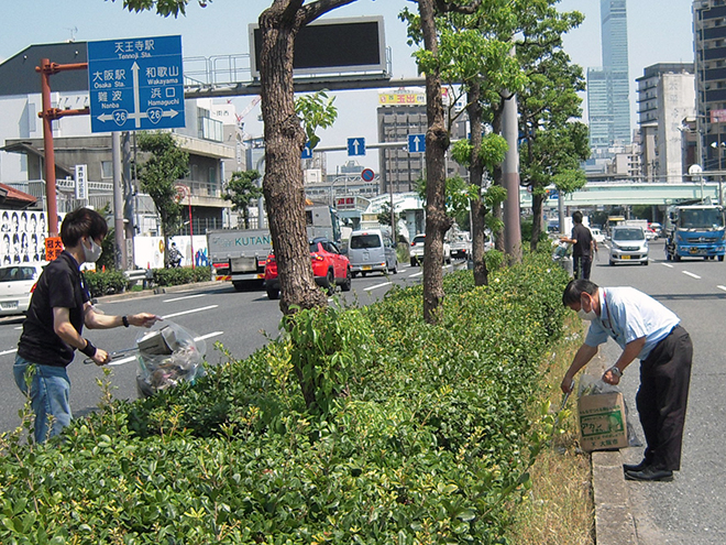 30年以上続けている地域清掃活動 30年以上続けている地域清掃活動