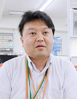 西中 課長 西中 課長